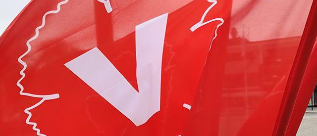 V-fana från Stora Torget Motala. Klicka och bli medlem.